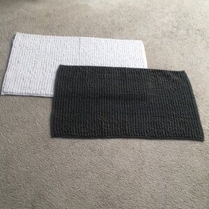 2 BUNDLE/“POPCORN”CHARCOAL & VANILLA LATTE BATH MATS/NEW